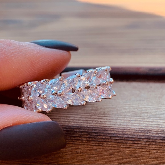 OLIVE BRANCH ♡ Luxury AAA Cubic Zirconia Ring GIFT - Picture 7 of 8